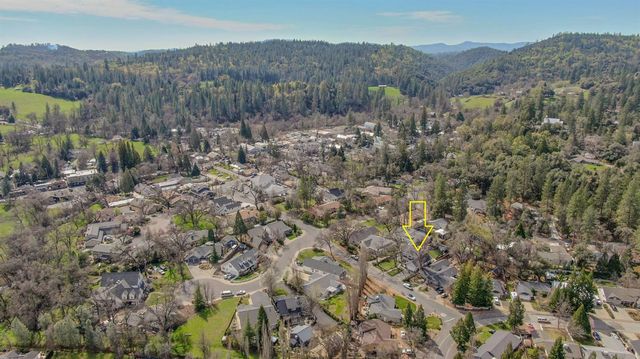 511 Surrey Ln, Murphys, CA 95247