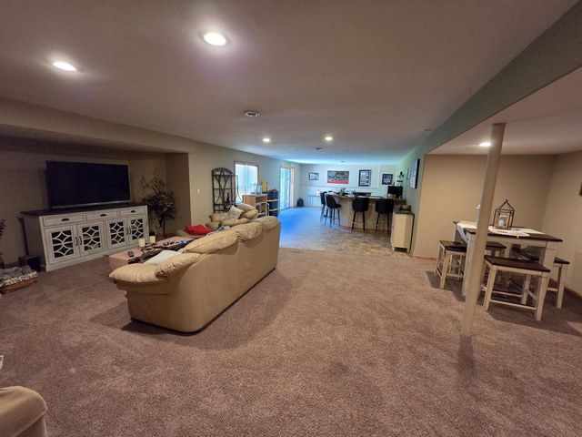W193S6794 Hillendale DRIVE, Muskego, WI 53150