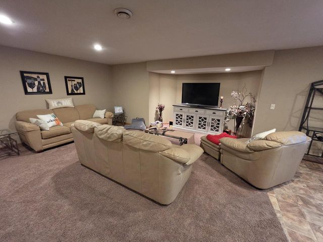 W193S6794 Hillendale DRIVE, Muskego, WI 53150