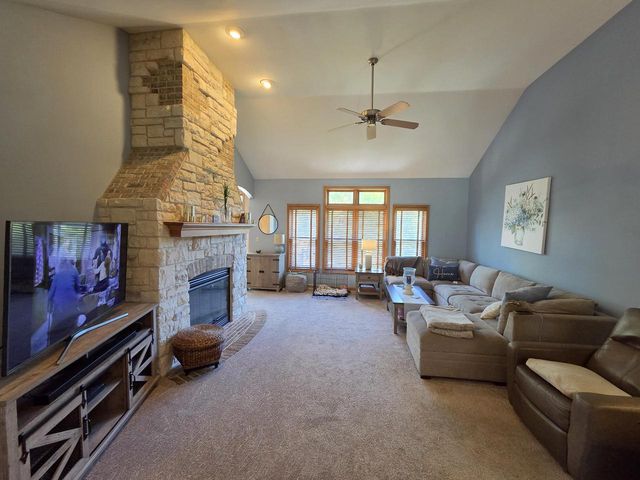 W193S6794 Hillendale DRIVE, Muskego, WI 53150