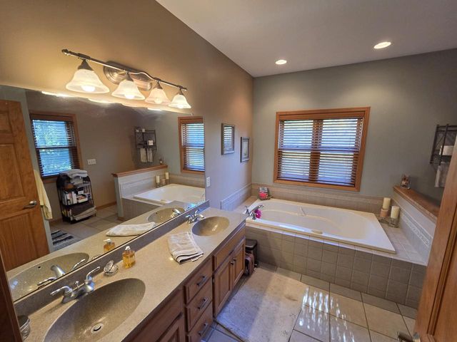 W193S6794 Hillendale DRIVE, Muskego, WI 53150