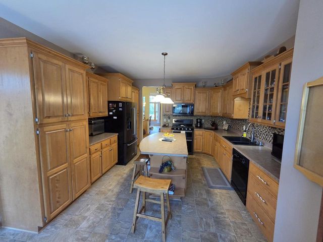 W193S6794 Hillendale DRIVE, Muskego, WI 53150