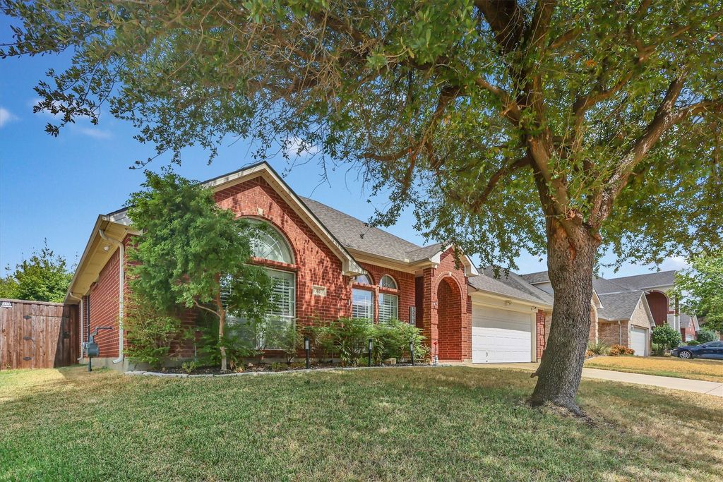 3019 Churchill Downs, Irving, TX 75060 — photo 2