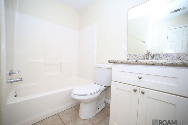 910 Kathryn St, Denham Springs, LA 70826