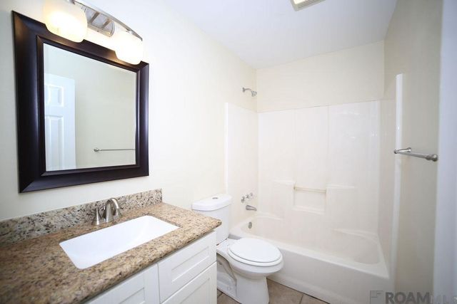 910 Kathryn St, Denham Springs, LA 70826