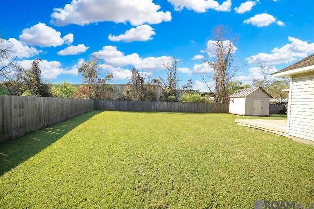 910 Kathryn St, Denham Springs, LA 70826