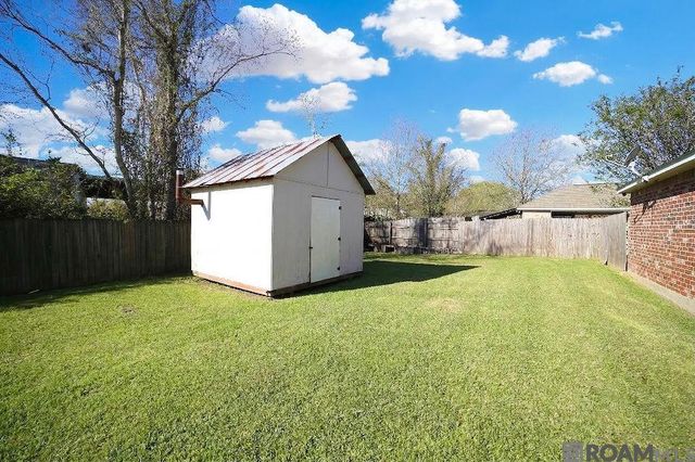 910 Kathryn St, Denham Springs, LA 70826