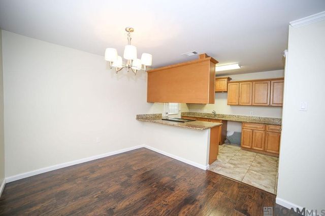 910 Kathryn St, Denham Springs, LA 70826