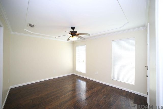 910 Kathryn St, Denham Springs, LA 70826