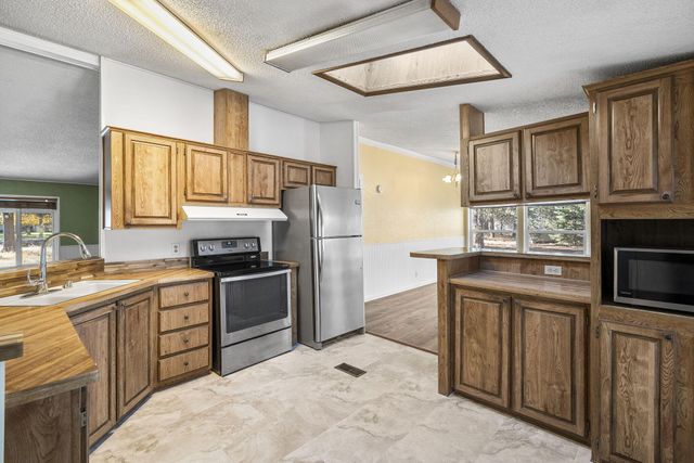 15990 Falcon Lane, La Pine, OR 97739