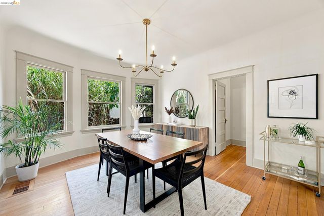 1021 E 23Rd St, Oakland, CA 94606