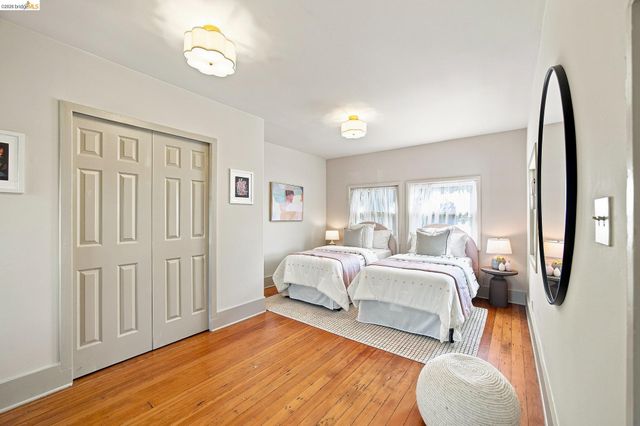 1021 E 23Rd St, Oakland, CA 94606