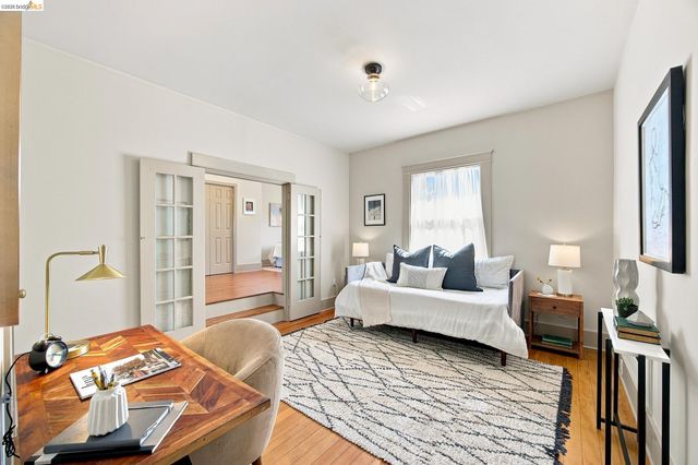 1021 E 23Rd St, Oakland, CA 94606