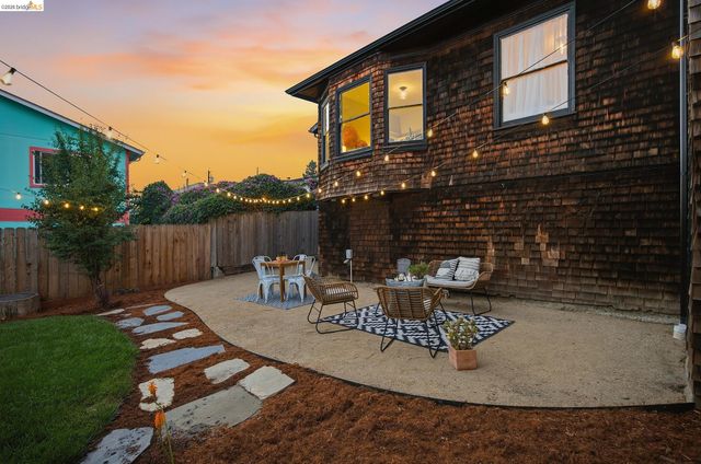 1021 E 23Rd St, Oakland, CA 94606