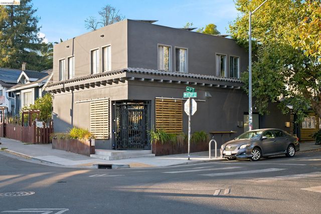1021 E 23Rd St, Oakland, CA 94606