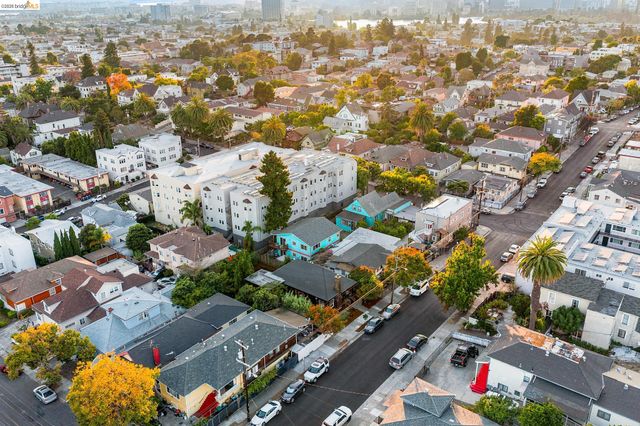 1021 E 23Rd St, Oakland, CA 94606
