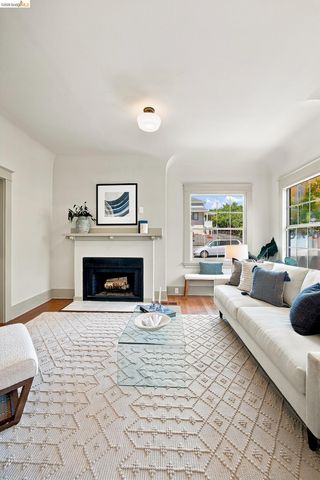 1021 E 23Rd St, Oakland, CA 94606