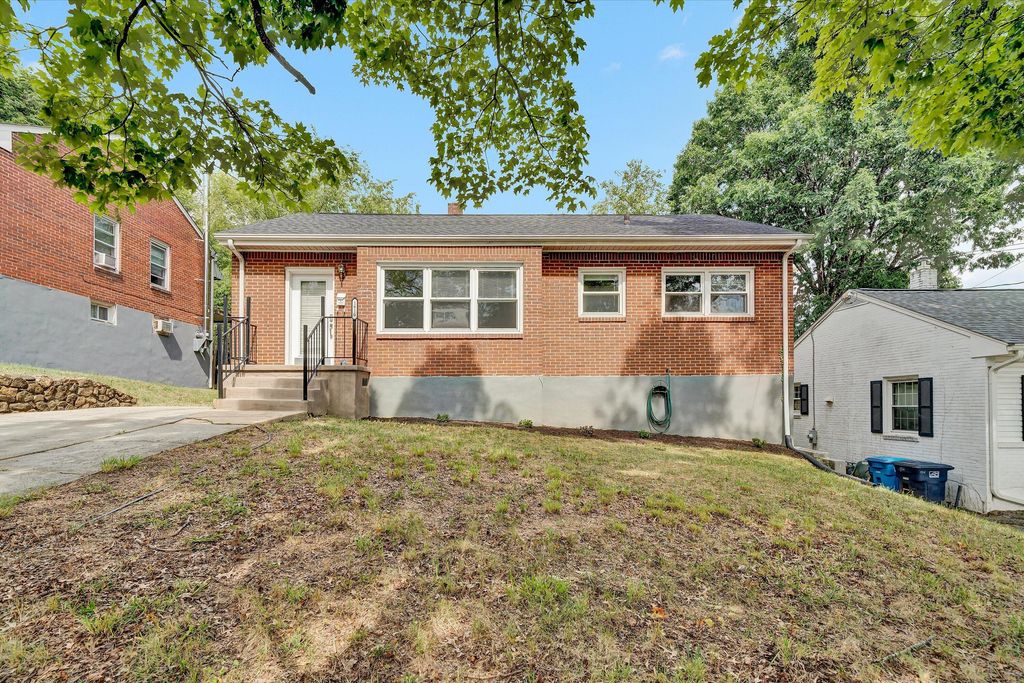 1810 Lawnhill ST SW, Roanoke, VA 24015