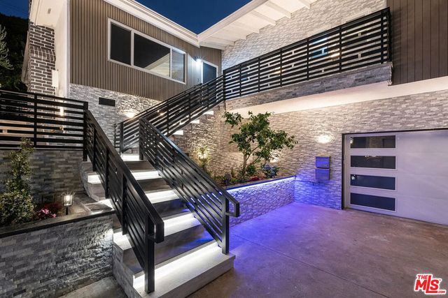 8222 Pershing Drive, Playa Del Rey, CA 90293