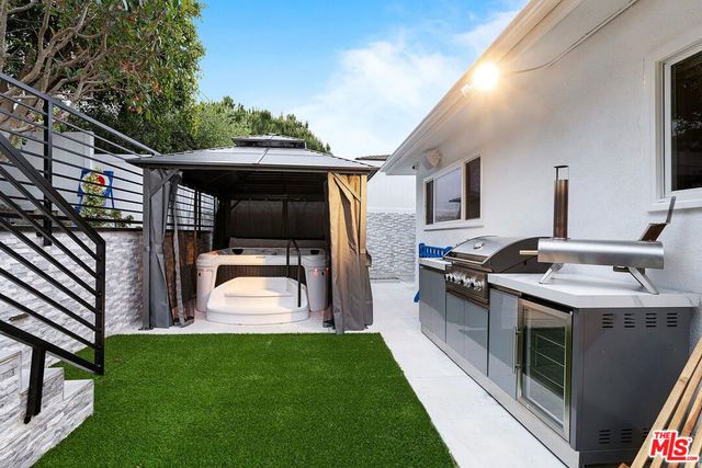 8222 Pershing Drive, Playa Del Rey, CA 90293