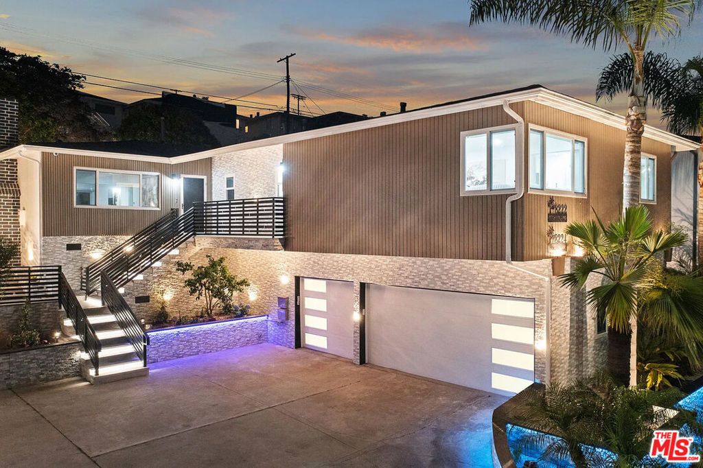 8222 Pershing Drive, Playa Del Rey, CA 90293