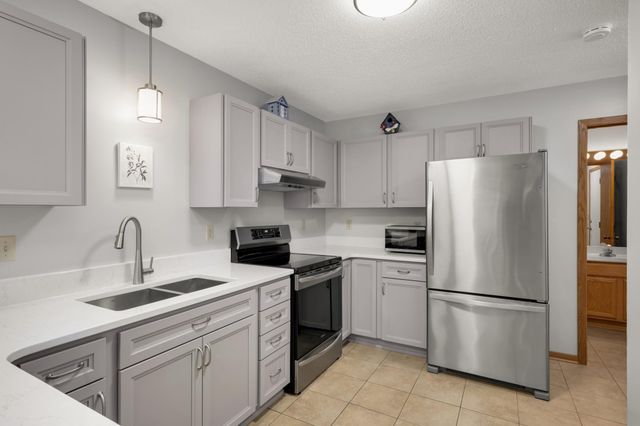 518 Lovell Avenue 1, Roseville, MN 55113