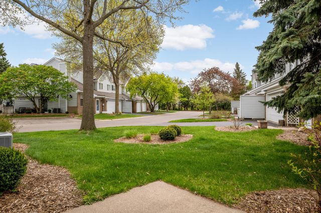 518 Lovell Avenue 1, Roseville, MN 55113