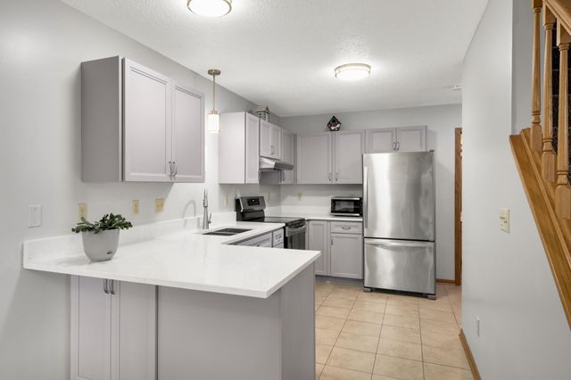 518 Lovell Avenue 1, Roseville, MN 55113