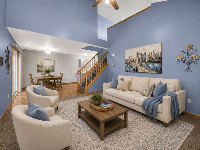 518 Lovell Avenue 1, Roseville, MN 55113