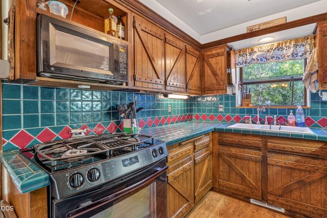 475 Penny Lane, Grants Pass, OR 97527