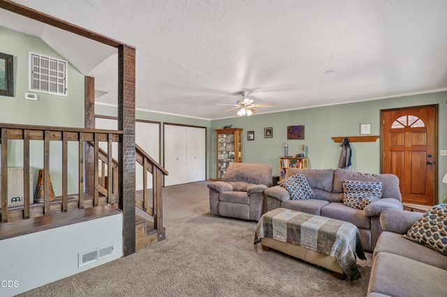 475 Penny Lane, Grants Pass, OR 97527