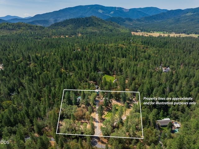 475 Penny Lane, Grants Pass, OR 97527