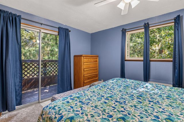 475 Penny Lane, Grants Pass, OR 97527