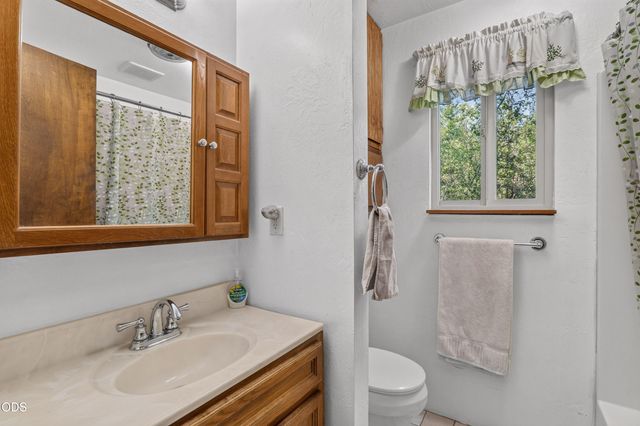 475 Penny Lane, Grants Pass, OR 97527