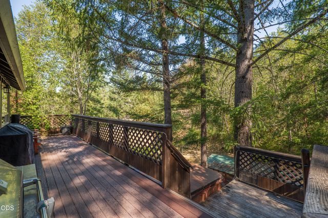475 Penny Lane, Grants Pass, OR 97527