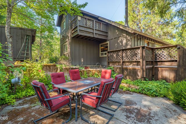 475 Penny Lane, Grants Pass, OR 97527