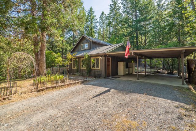 475 Penny Lane, Grants Pass, OR 97527