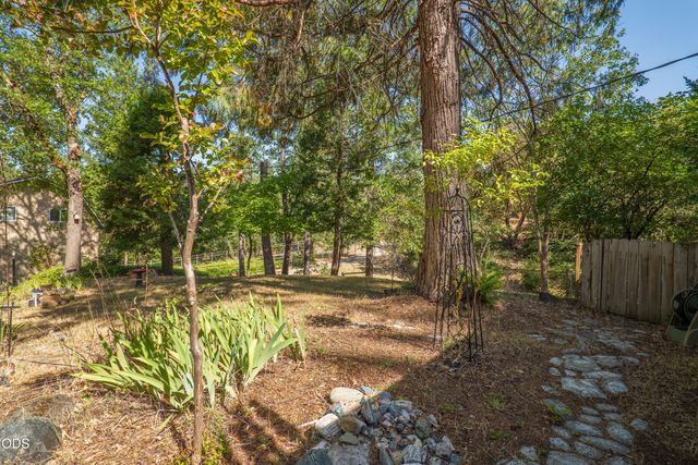 475 Penny Lane, Grants Pass, OR 97527