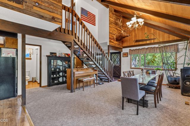 475 Penny Lane, Grants Pass, OR 97527