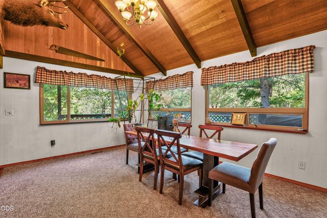 475 Penny Lane, Grants Pass, OR 97527