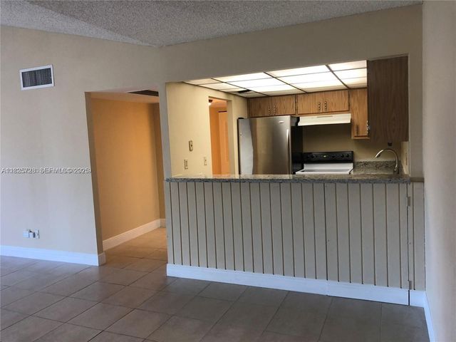 5995 Washington Street 233, Hollywood, FL 33023