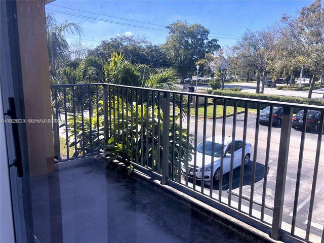 5995 Washington Street 233, Hollywood, FL 33023
