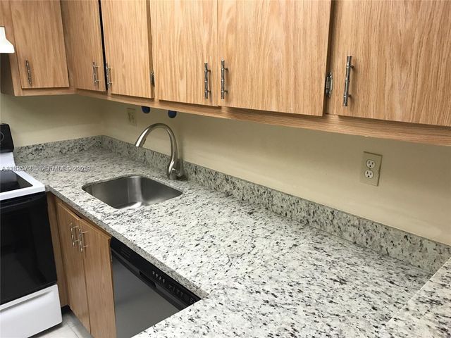 5995 Washington Street 233, Hollywood, FL 33023
