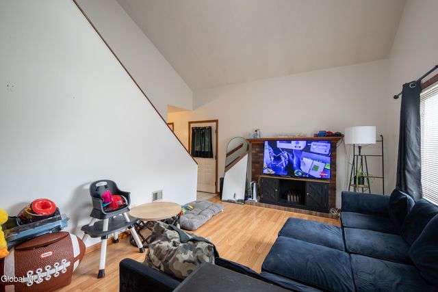 101-103 Stone Ridge Court, Guilderland, NY 12009