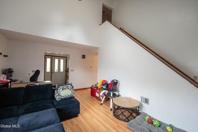 101-103 Stone Ridge Court, Guilderland, NY 12009