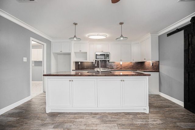 3014 Bayou Drive, La Porte, TX 77571