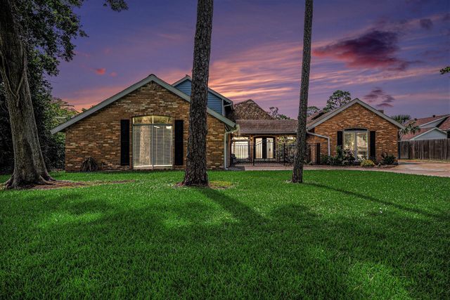 3014 Bayou Drive, La Porte, TX 77571