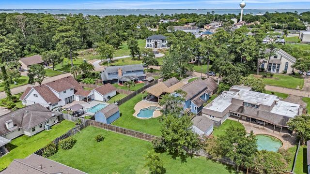 3014 Bayou Drive, La Porte, TX 77571