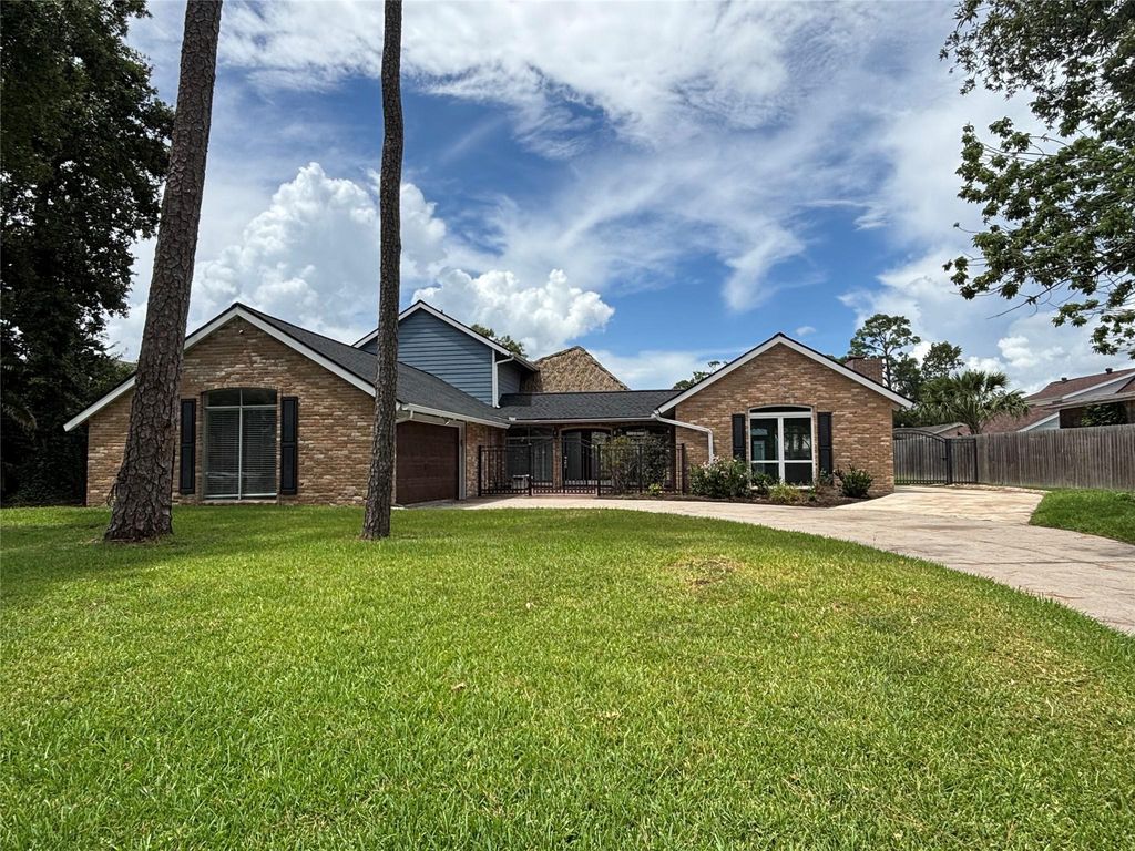 3014 Bayou Drive, La Porte, TX 77571