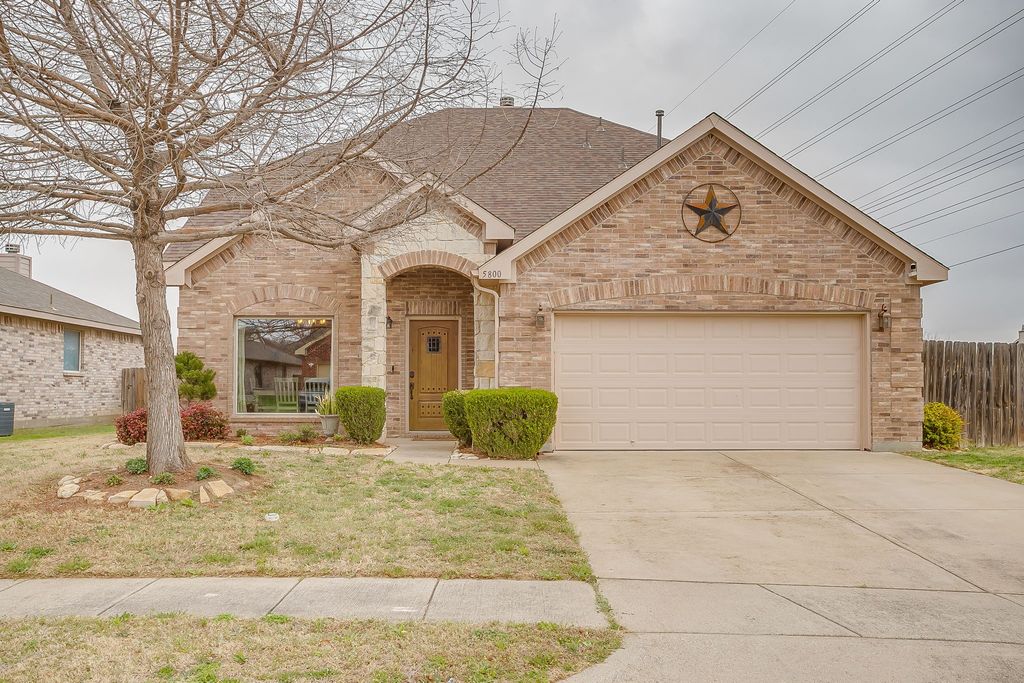 5800 Show Master Lane, Fort Worth, TX 76179